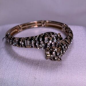 Elegant Gold and Black Panther Bracelet